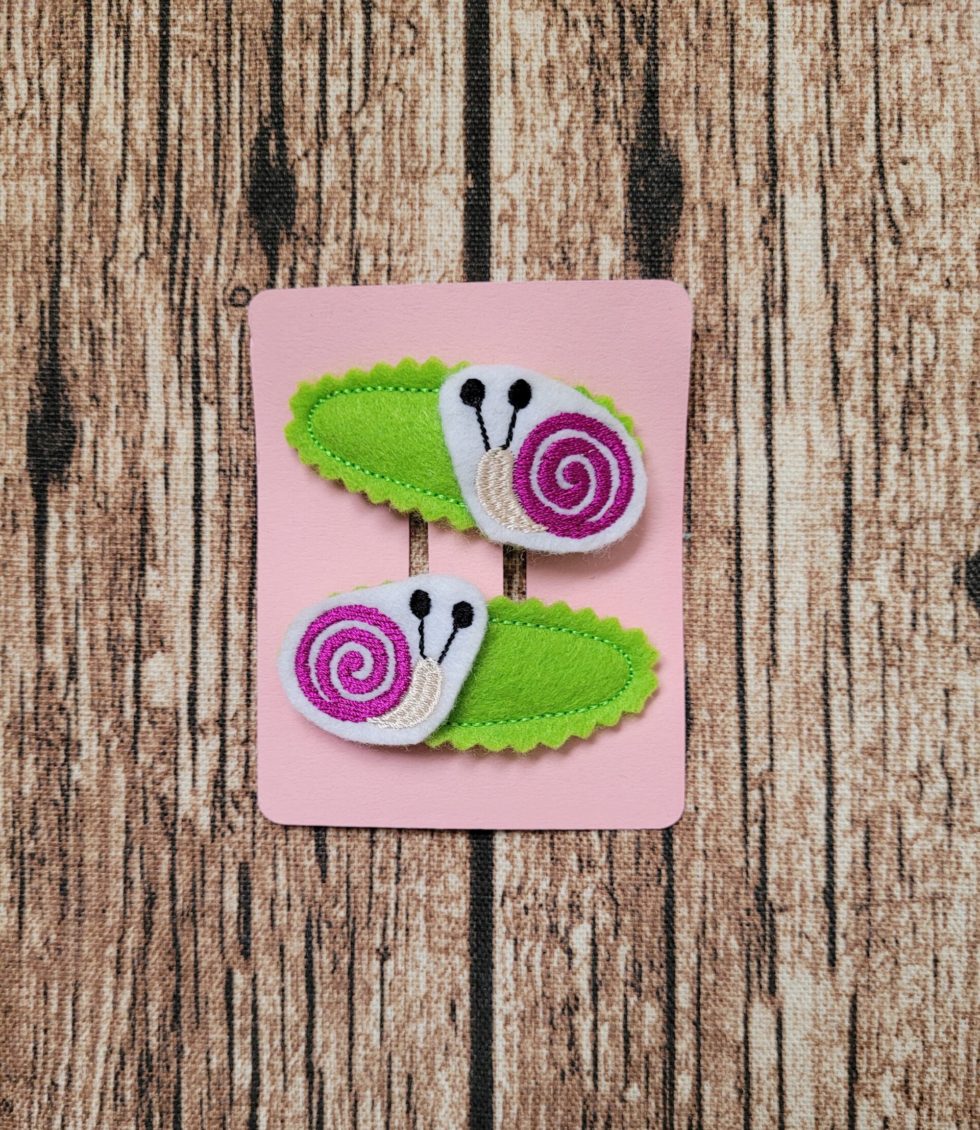 Filzhaarspangen, bestickte Haarspangenhülle aus Filz, Mädchenhaarspangen. Geschenkidee, Mitgebsel auf dem Kindergeburtstag