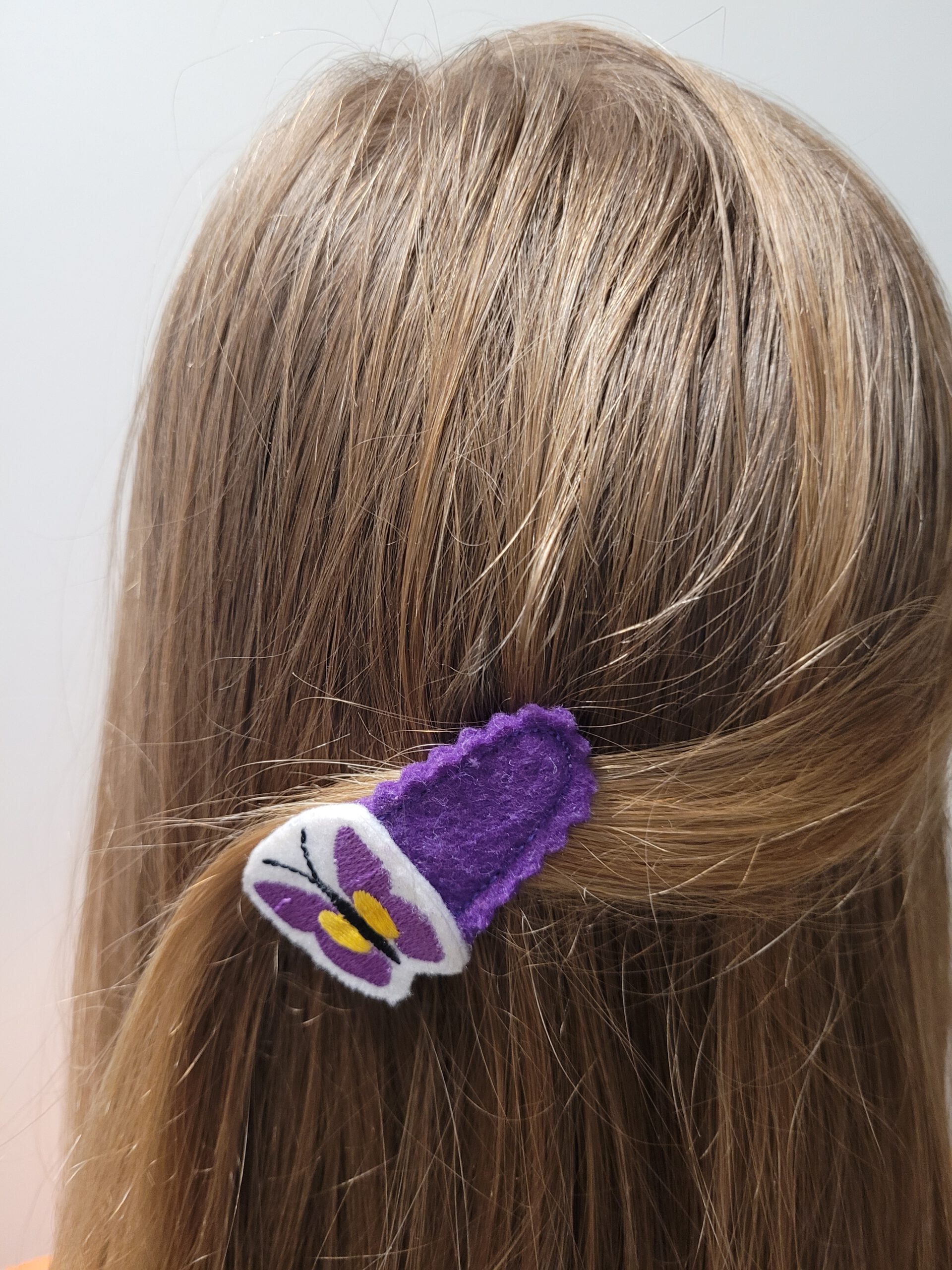 bestickte Haarspangenhülle aus Filz, Mädchenhaarspangen. Geschenkidee, Mitgebsel auf dem Kindergeburtstag.