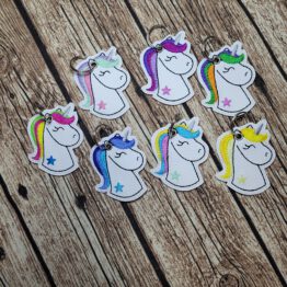 Schlüsselanhänger Einhorn, bestickter Schlüsselanhänger - Taschenbaumler aus Kunstleder. Geschenkidee, Wichtelgeschenk. Accessoire. Schlüsselanhänger Leder